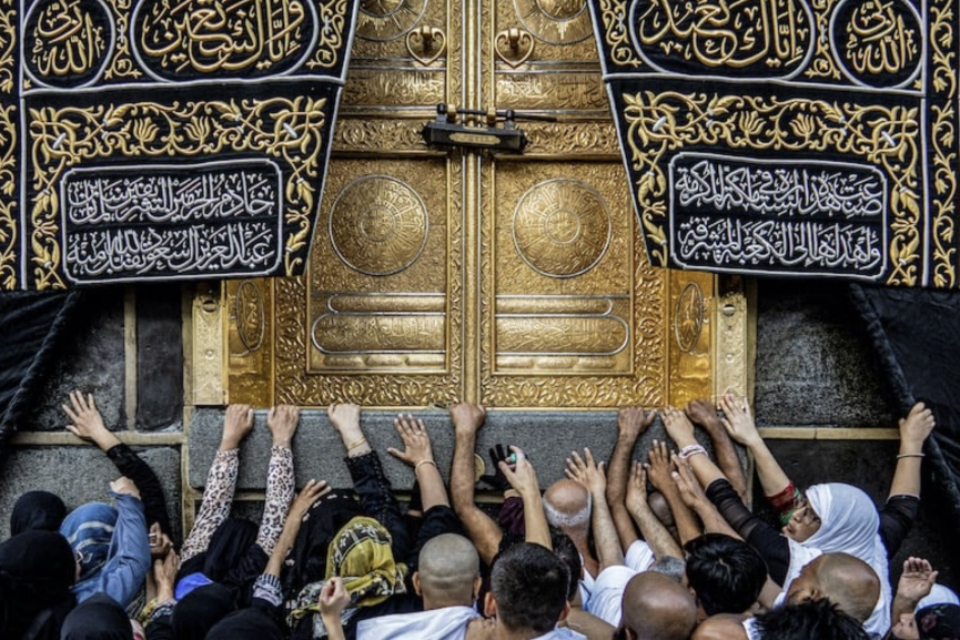 عمرة وهمية تعيد الجدل حول فوضى وكالات الأسفار وتحذيرات لحماية المستهلك