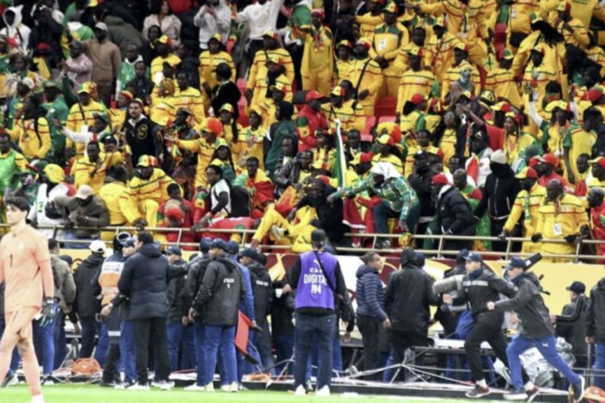 حبس نافذ لـ18 مشجعا سنغاليا بعد أحداث شغب نهائي “الكان” بالرباط