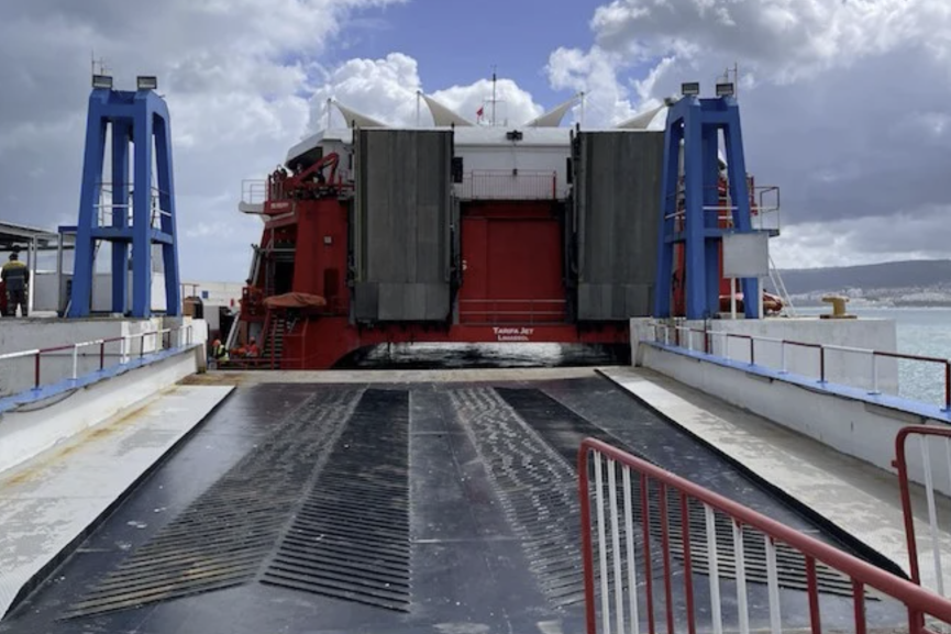 تعليق الرحلات البحرية بين طريفة وطنجة بسبب العاصفة “ريجينا”