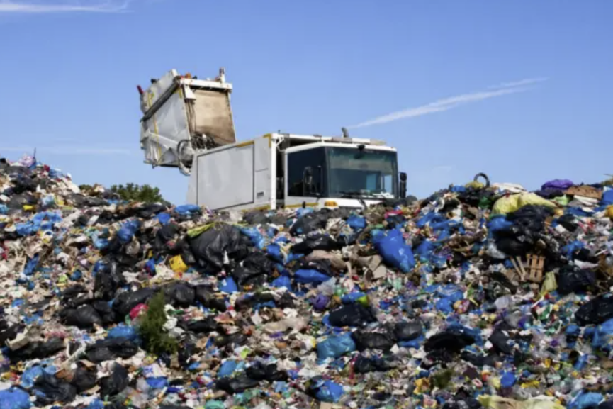 وزير الداخلية يعزو اضطرابات مطرح القنيطرة لظروف مناخية استثنائية ويعلن حلا بديلا