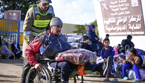 السلطات تسمح بعودة ساكنة القصر الكبير إلى منازلهم بعد تحسن الأحوال الجوية