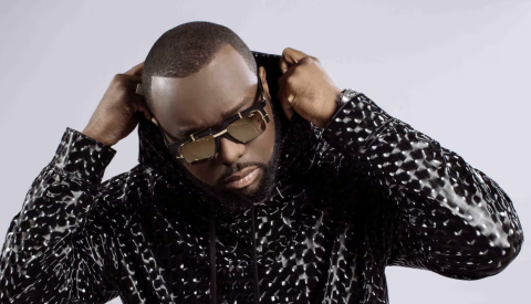 السلطات الفرنسية تقرر تمديد الحراسة النظرية للمغني غيمس في قضية تبييض أموال