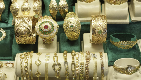 فضيحة الذهب المغشوش تهز قيسارية سباتة والضحايا يتقاطرن على الأمن