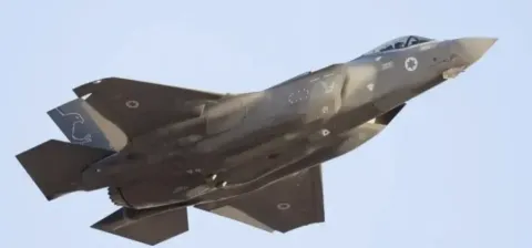 الجيش الإسرائيلي يستهدف منصات صواريخ وسط إيران ويعلنها "هجومًا وقائيًا"