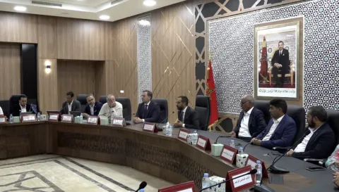 وفد فرنسي يطلع على مشاريع مهيكلة بجهة الداخلة-وادي الذهب