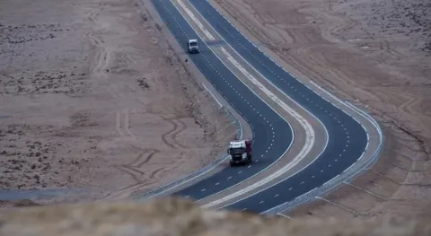 لتعزيز البنية التحتية الطرقية.. أشغال بناء أكبر جسر طرقي بالمغرب تتقدم بوتيرة متسارعة 