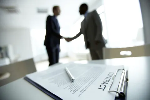 المقاولات الصغرى بالمغرب تخسر 68 مليار درهم سنويا بسبب تعطيل قانون الصفقات العمومية