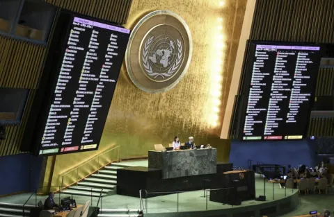 الأمم المتحدة تعتمد “إعلان نيويورك” لدعم حل الدولتين مع إدانتها لـ”حماس”