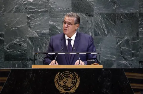 رئيس الحكومة: الحكم الذاتي هو الحل الواقعي لنزاع الصحراء.. والمغرب متمسك بحل الدولتين في الشرق الأوسط