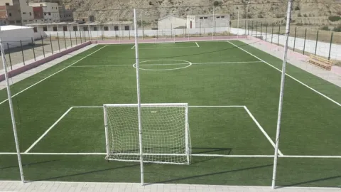 جمعيات رياضية بالحي الحسني تحتج على إقصائها من ملعب القرب الألفة