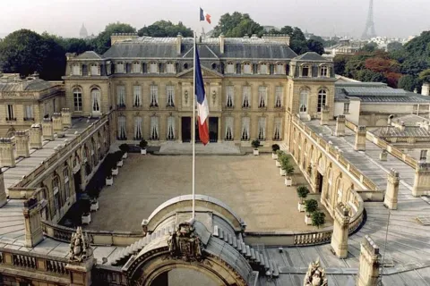 فرنسا تعلن عن حكومة جديدة برئاسة سيباستيان لوكورنو تضم 34 وزيرا