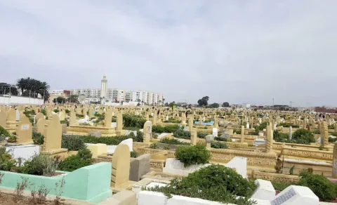 تحركات واسعة لإغلاق مقابر ممتلئة وتوفير بدائل جديدة في مدن المملكة