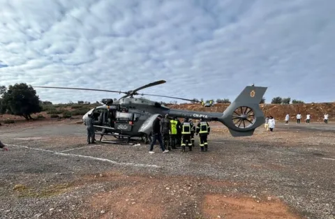مروحية للدرك الملكي تُنقذ سيدة وضعت مولودها بدوار معزول بآيت عبدي