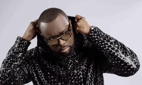 السلطات الفرنسية تقرر تمديد الحراسة النظرية للمغني غيمس في قضية تبييض أموال