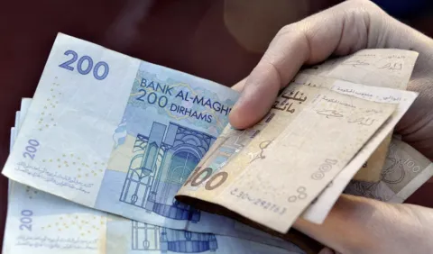 اتفاق على صرف زيادة 1000 درهم صافية لموظفي التعليم العالي ودمجها في الأجور