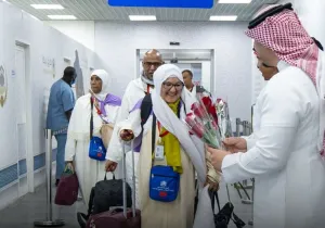 توافد الحجاج إلى مكة وسط استعدادات مكثفة وحرارة مرتفعة