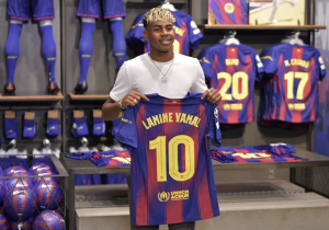 لامين جمال يرتدي الرقم 10 في برشلونة ويبدأ فصلًا جديدًا من مسيرته