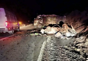 فاجعة بتارودانت.. مصرع 8 أشخاص في اصطدام مروع بين شاحنة وسيارة أجرة