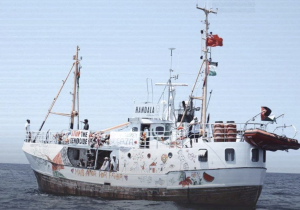 تركيا تجلي ركاب سفينة ضمن “أسطول الصمود” المتجه إلى غزة بعد عطل وتسرب مياه