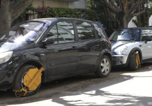 وسط مطالب بوقف عقل السيارات.. تمرير صفقة “الصابو” إلى شركة خاصة يغضب البيضاويين 