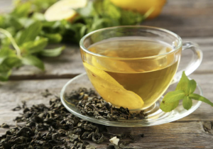 تقرير: الشاي الأخضر مشروب غني بالفوائد لكن يحتاج إلى اعتدال في الاستهلاك