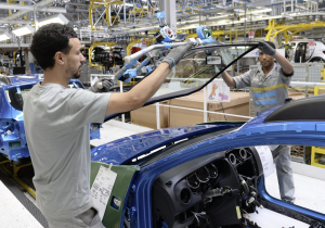 الصناعة المغربية تحقق نموا قياسيا في 2024 وتخلق أزيد من مليون منصب شغل