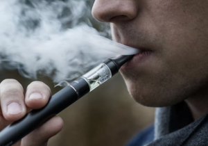 تعديلات برلمانية تقترح رفع ضرائب السجائر الإلكترونية إلى 30 درهما والشيشة لـ1200 درهم