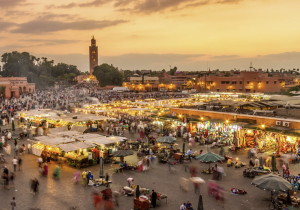 انتعاش سياحي واسع في مراكش ومرزوكة مع اقتراب احتفالات رأس السنة