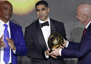 أشرف حكيمي خامس مغربي يتوج بالكرة الذهبية الإفريقية ويعيد أمجاد الجيل الذهبي