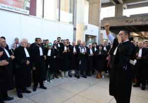 شلل بالمحاكم بعد احتجاج المحامين على مشروع قانون المهنة
