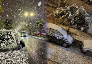 الثلوج تعود لتزين مدينة وجدة بعد سنوات من الغياب