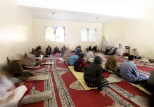 الحكومة تصادق على إجراءات لدعم التعليم العتيق وإصلاح مؤسسات عمومية