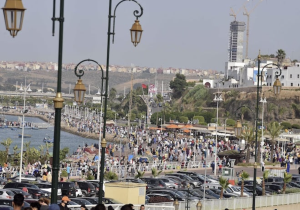 تحسن مؤشر ثقة الأسر مع استمرار ضغوط المعيشة خلال نهاية 2025