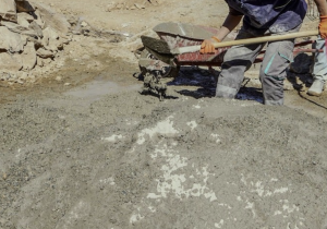 مجلس المنافسة: سعر الإسمنت بالمغرب تنافسي رغم تركّز السوق واختلالات التوزيع