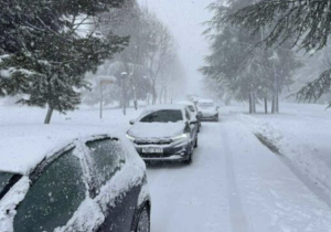 نشرة إنذارية برتقالية: ثلوج وأمطار رعدية ورياح قوية بعدد من مناطق المملكة