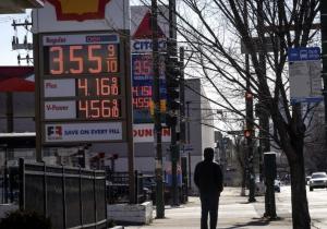 النفط يقفز بأكثر من 5% وسط مخاوف اتساع الحرب وإغلاق مضيق هرمز