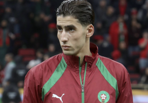 وسط شكوك حول مشاركته في المونديال.. الإصابة تبعد نايف أكرد عن الملاعب إلى نهاية الموسم