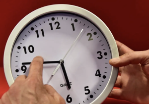 تحرك برلماني لإحالة ملف الساعة الإضافية على المجلس الاقتصادي والاجتماعي