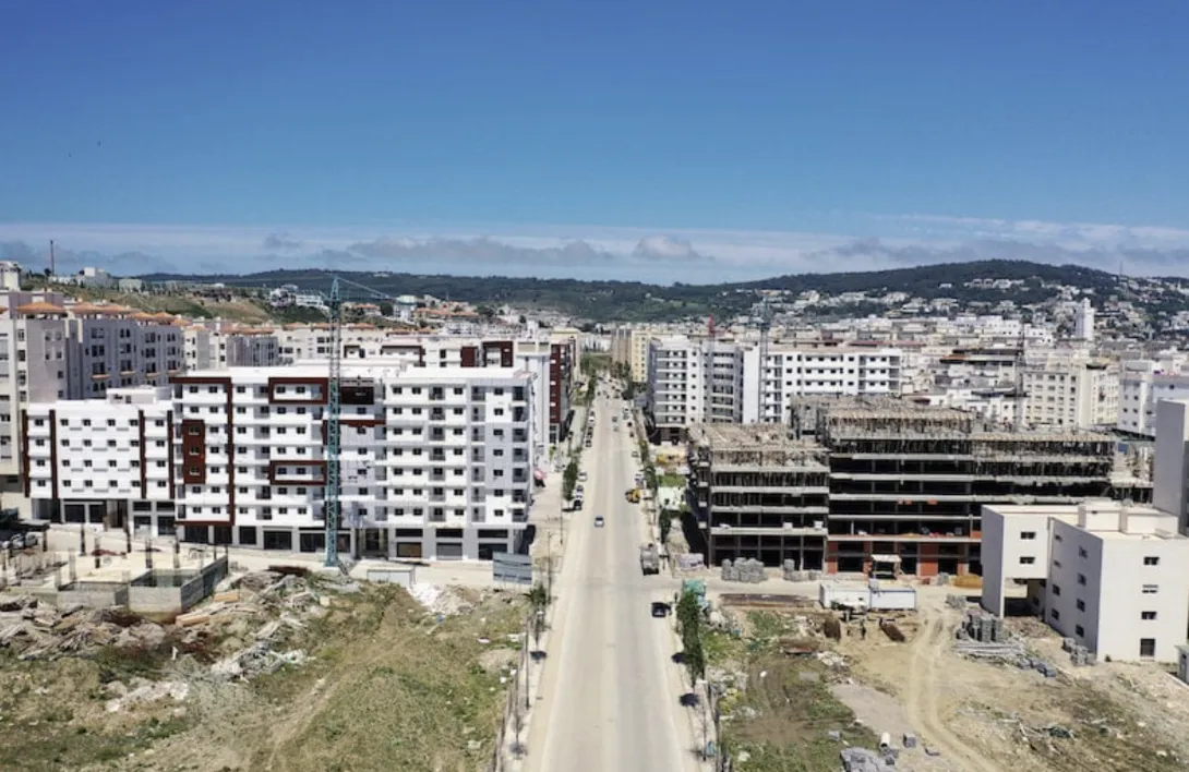 في ظل ارتفاع أسعار الشقق.. طنجة تعيش ركودًا عقاريًا رغم الكثافة السكانية