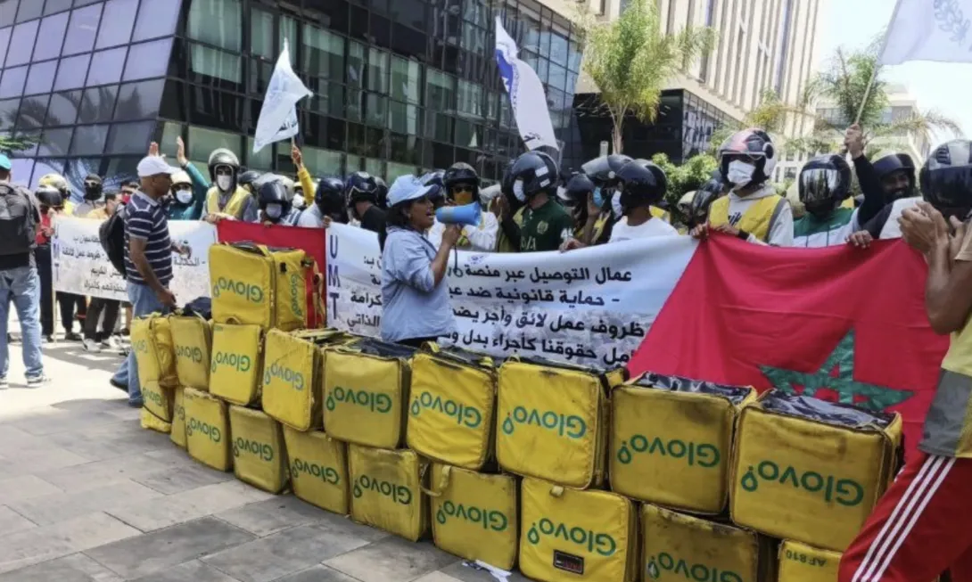 إضراب واحتجاج عمال “غلوفو” بالدار البيضاء.. مطالب بتغطية اجتماعية وحماية نقابية