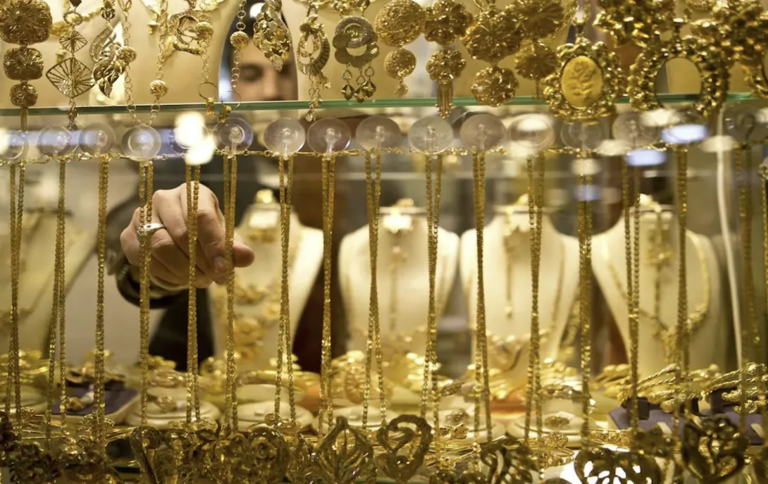 الذهب يتجاوز 3900 دولار للأوقية وتجار المغرب بين “فرصة استثمارية” و”ركود حذر”