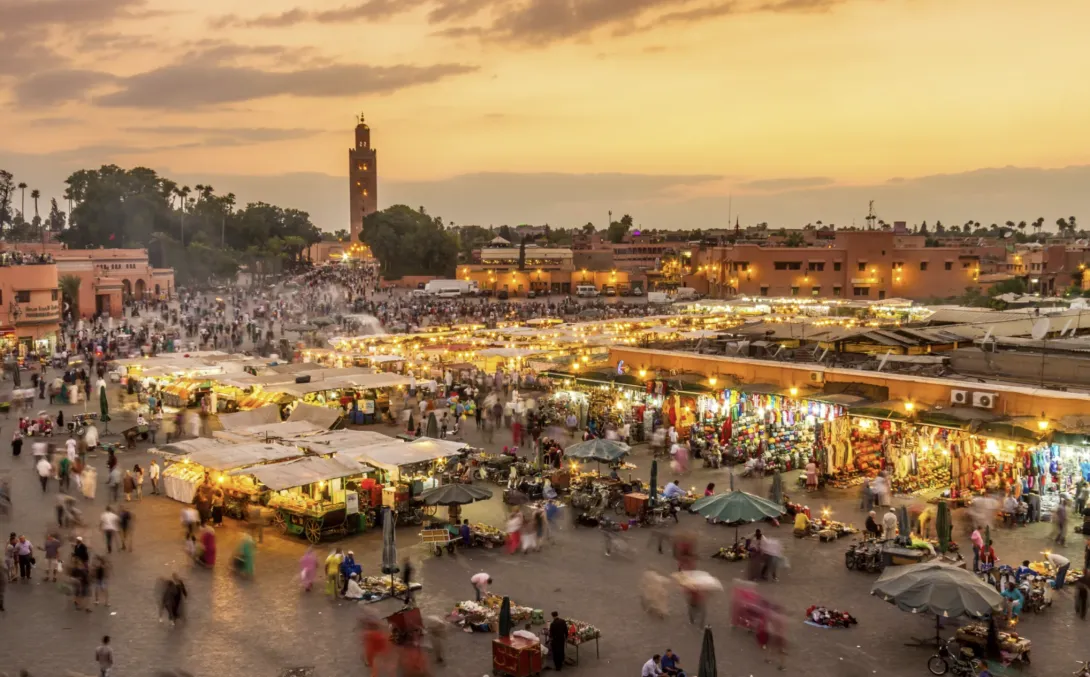 انتعاش سياحي واسع في مراكش ومرزوكة مع اقتراب احتفالات رأس السنة