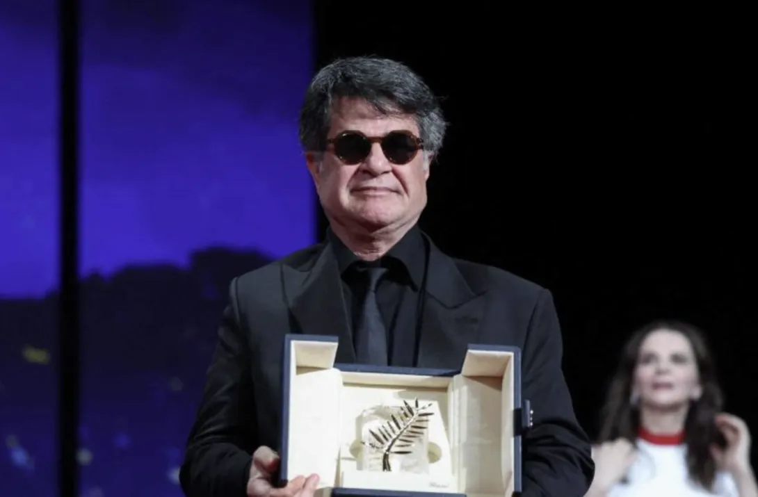 المخرج جعفر بناهي يستحضر تجربته داخل السجن ويؤكد أن الواقع يظل المنبع الأساس لسينماه