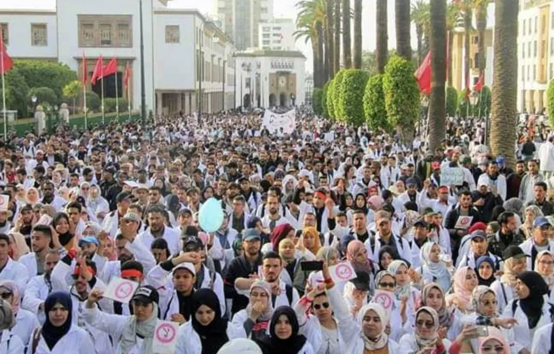 ملف التعاقد يعود للواجهة.. نقابة تعتبر السلم الاجتماعي في التعليم مجرد هدنة مؤقتة