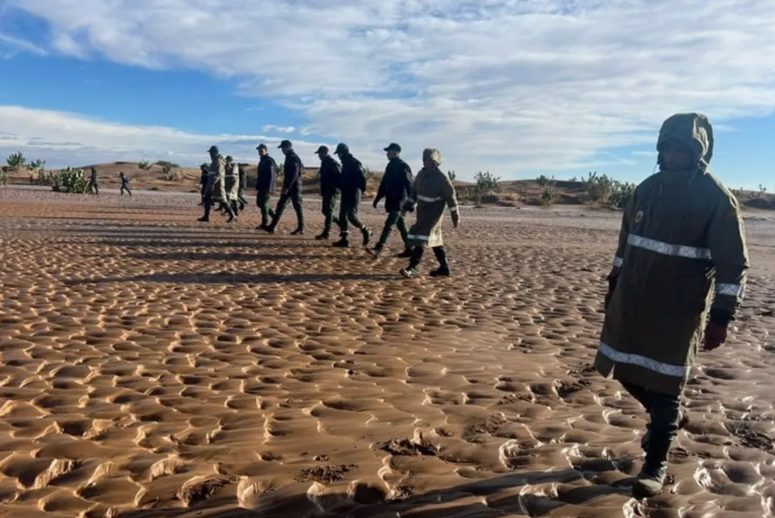 نشطاء مدنيون يدعون إلى اليقظة والالتزام بالتحذيرات الجوية تفاديا للمخاطر