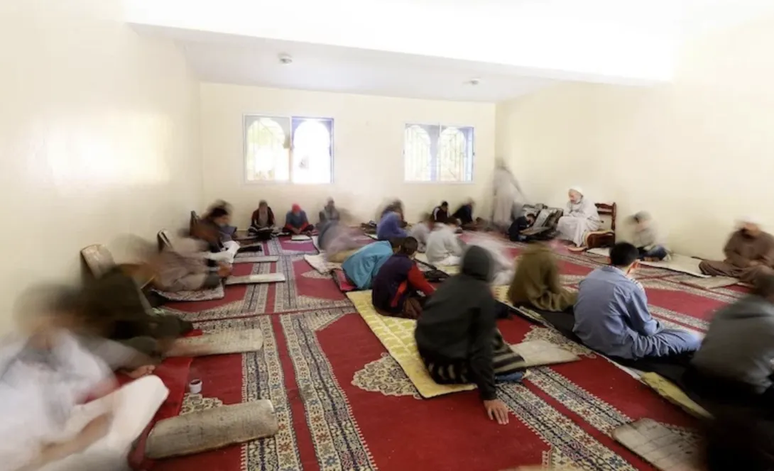 الحكومة تصادق على إجراءات لدعم التعليم العتيق وإصلاح مؤسسات عمومية