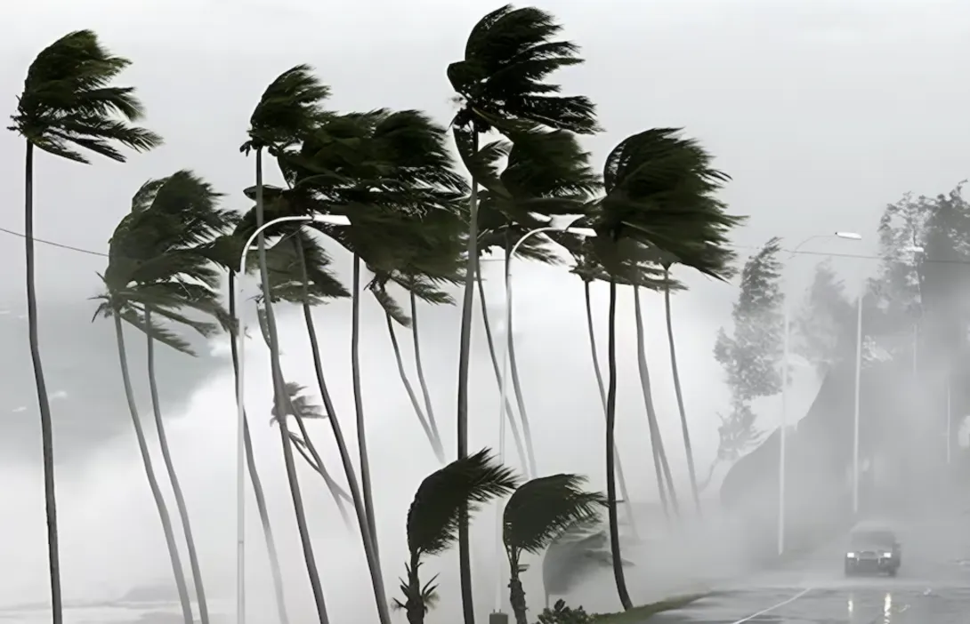 نشرة إنذارية تحذر من أمطار قوية ورياح عاصفية بعدد من مناطق المملكة