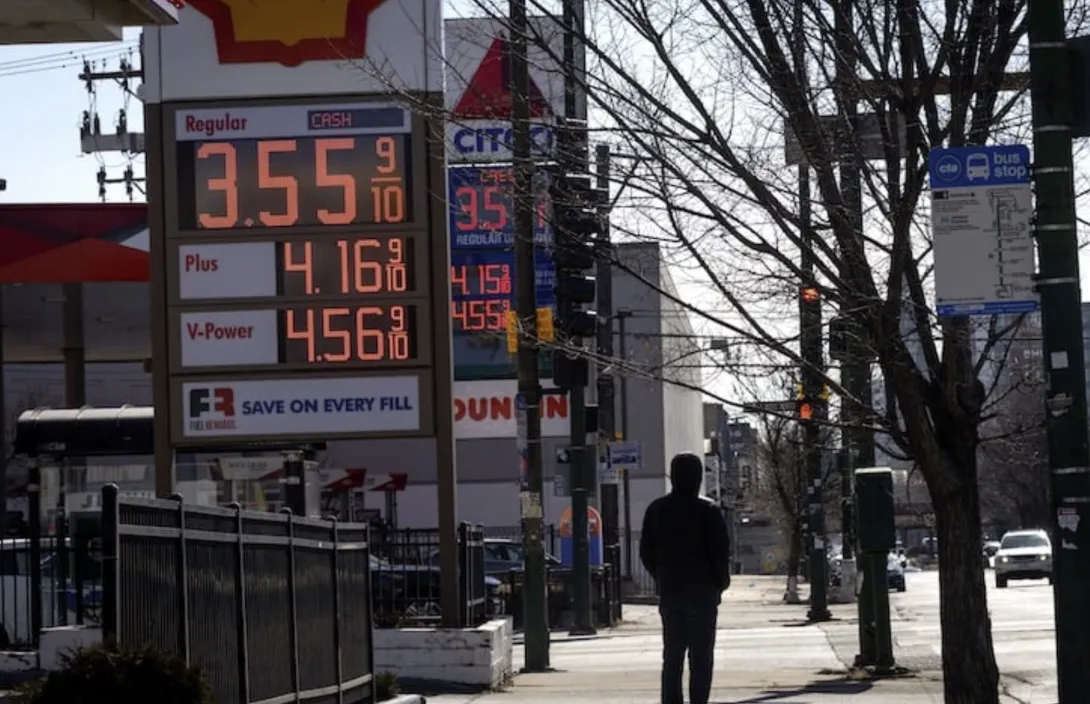 النفط يقفز بأكثر من 5% وسط مخاوف اتساع الحرب وإغلاق مضيق هرمز