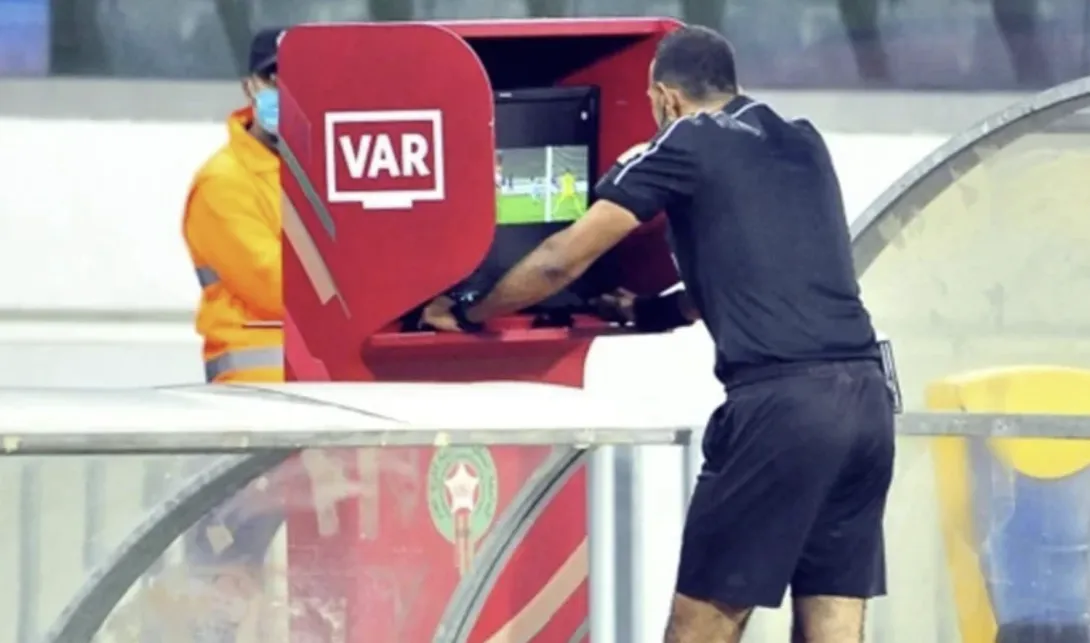 توتر ونقاشات حادة داخل اجتماع حكام البطولة الوطنية بسبب قرارات مثيرة للجدل